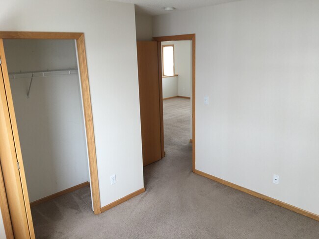 Building Photo - 108 Oriole Path