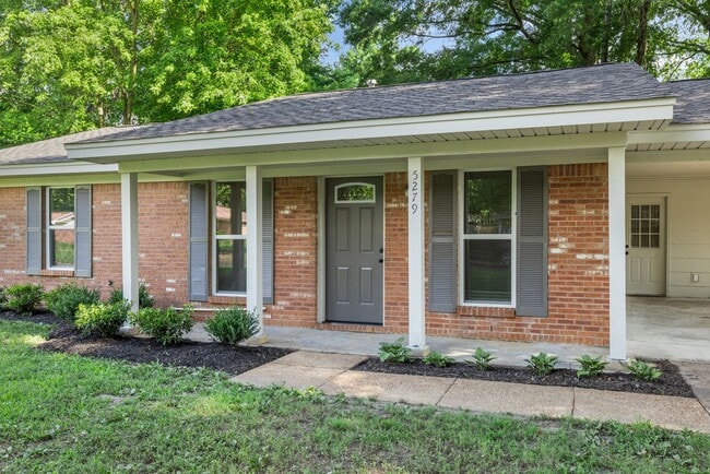 Building Photo - 3 bedroom, 2 bath recently updated in Horn...