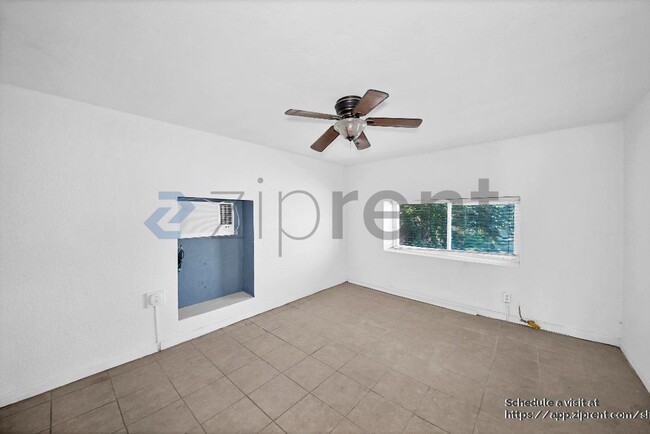 Building Photo - 82481 Valencia Ave