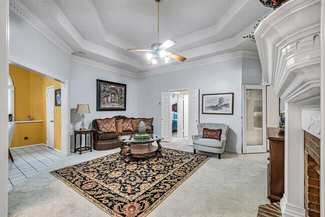 Building Photo - 6415 San Mateo Ln