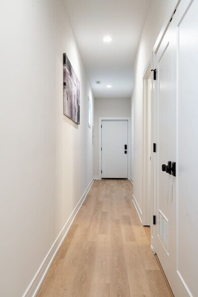 Building Photo - 3723 S Giles Ave