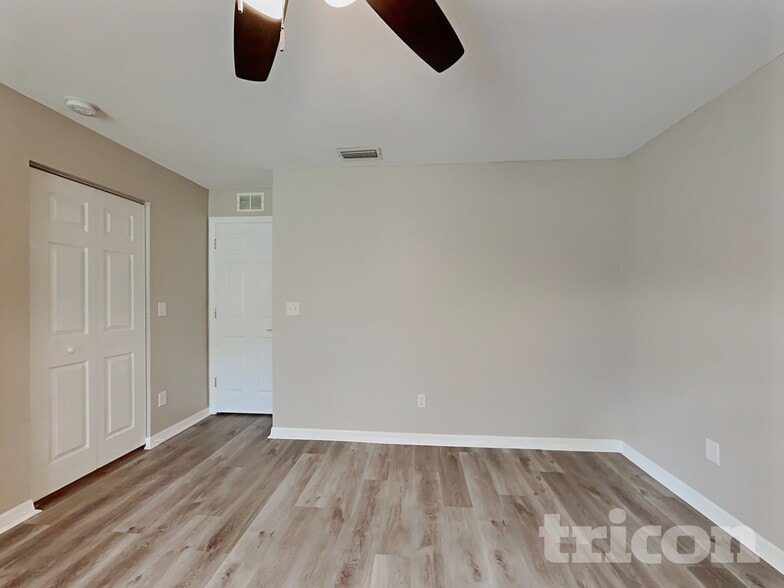 Building Photo - 17 Rosepetal Ln
