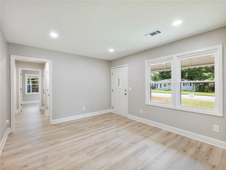 Building Photo - 2862 Argyle Dr NW