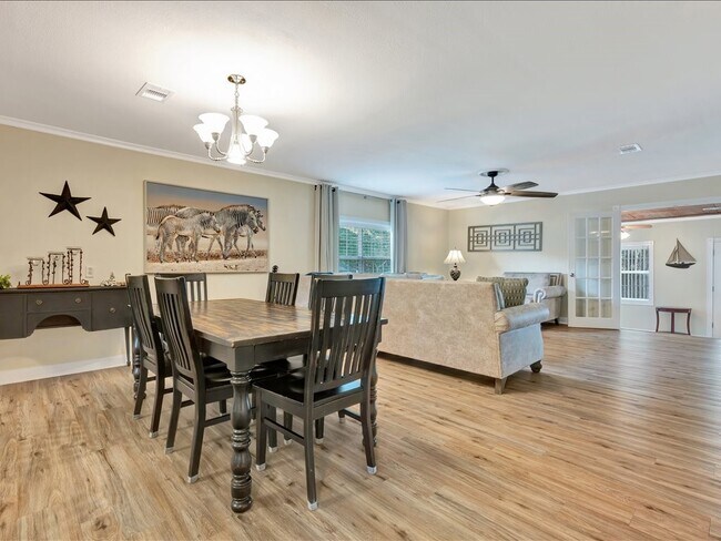 Building Photo - 683 Water View Dr
