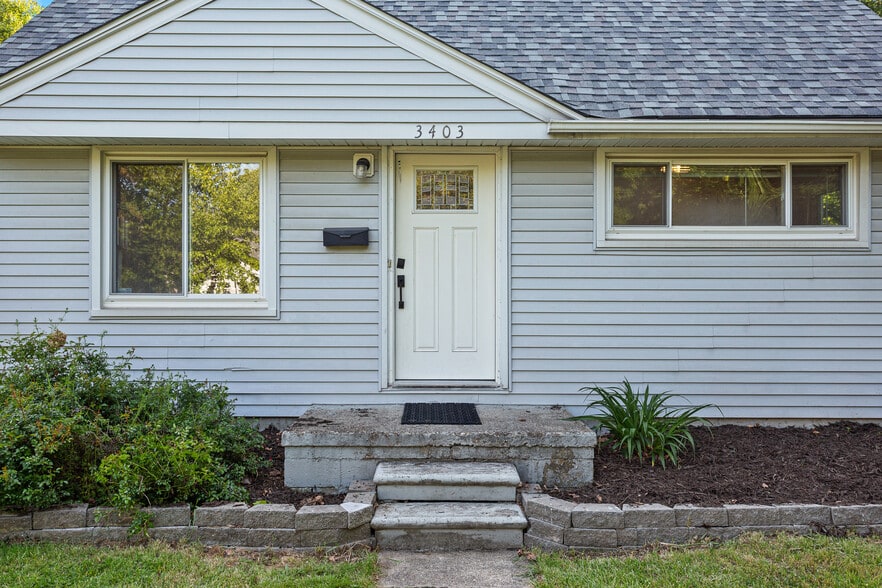 Building Photo - 3403 Woodland Ave