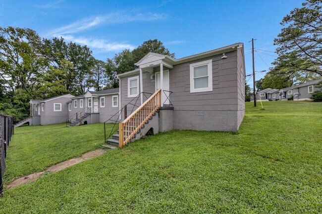 Building Photo - Move in Ready!   2 Bed / 1 bath Apartment