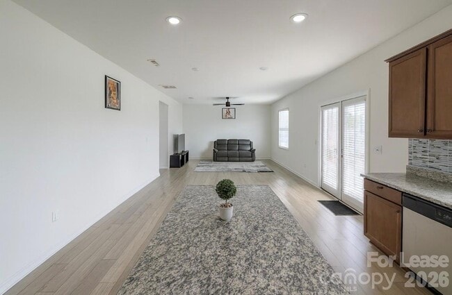 Building Photo - 1266 Nesters Store Pl SW