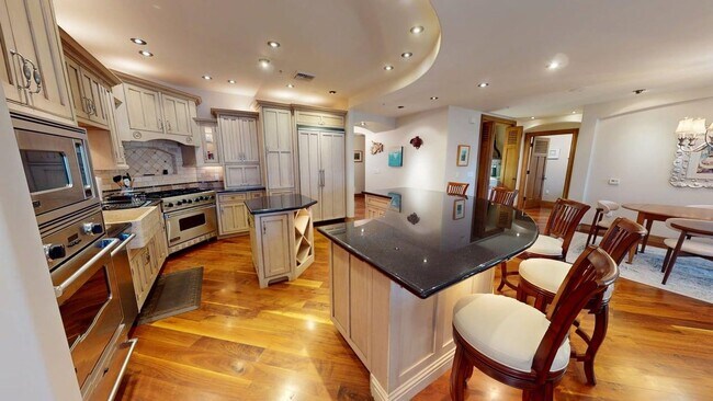 Building Photo - Luxury Coronado Condo in Regatta Bay