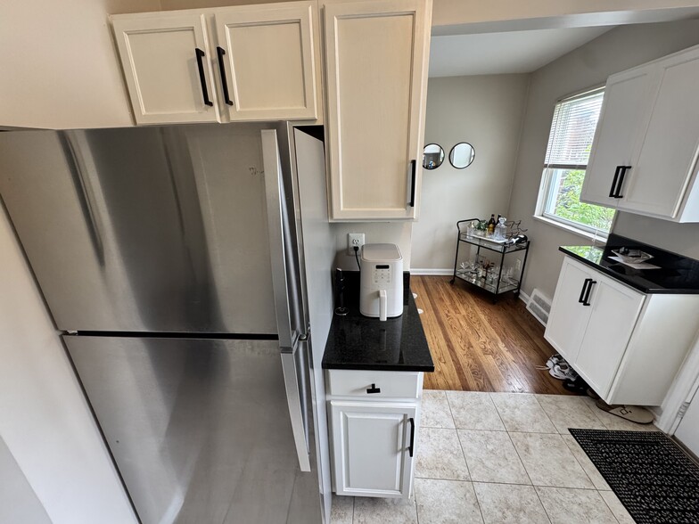Kitchen 4 - 3324 Coolidge Hwy