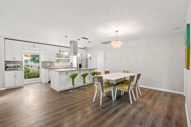 Building Photo - 113 Park Ln E