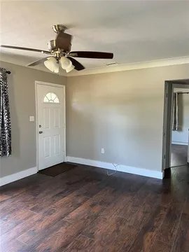 Building Photo - 3300 16th Ave S