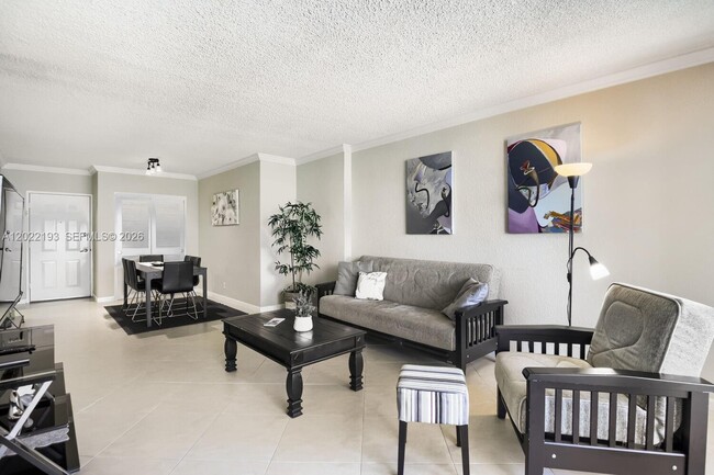 Building Photo - 2501 S Ocean Dr