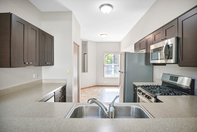Building Photo - 951 Viewpoint Dr