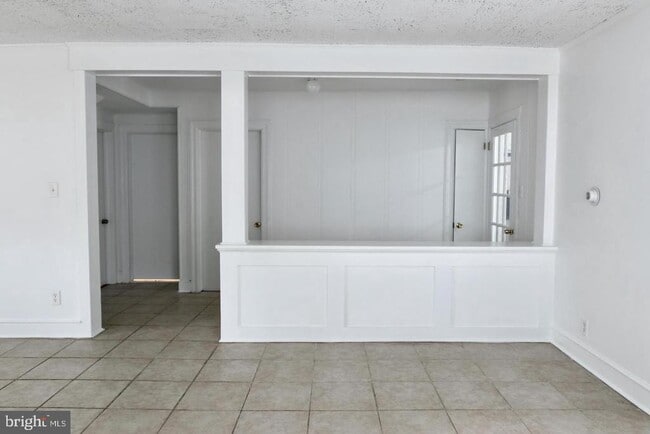 Building Photo - 149 S Main St