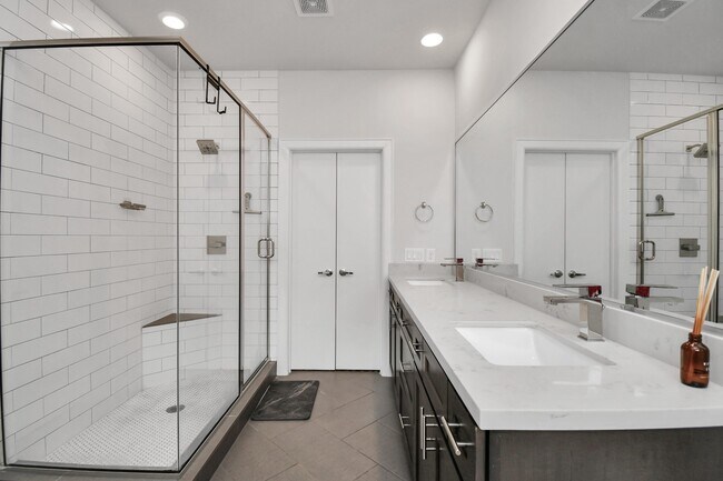 Building Photo - 326 Eado Park Cir