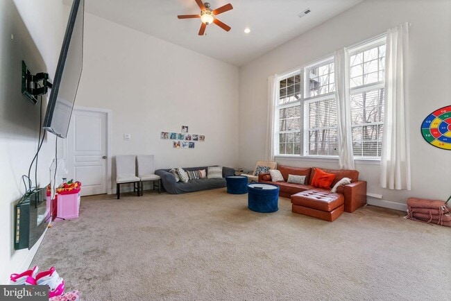 Building Photo - 6526 Wayside Pl