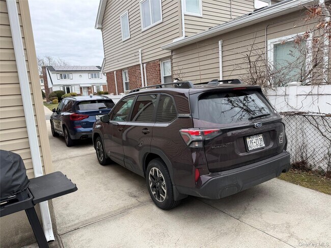 Building Photo - 222 Colonial Ave