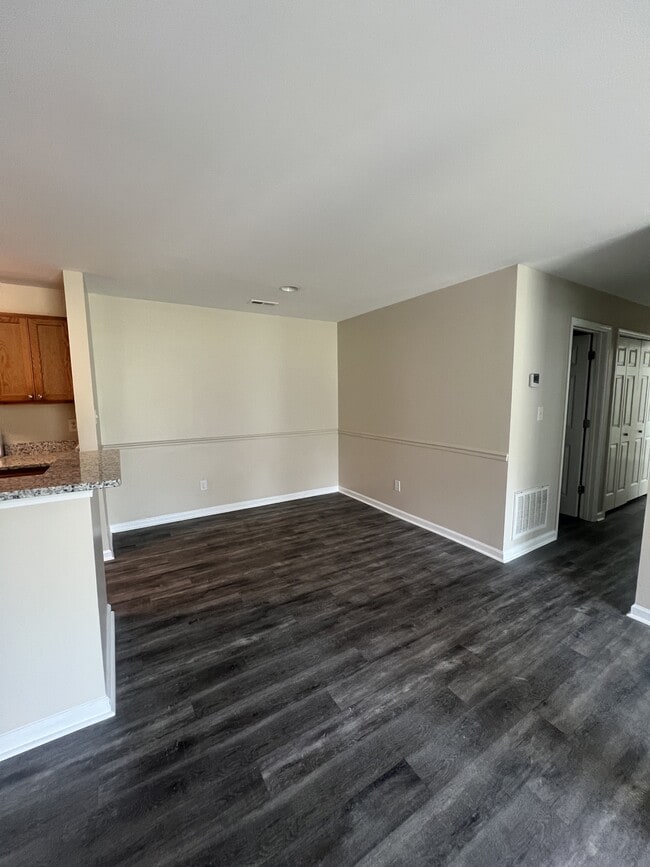 Building Photo - 8020 Tremaine Ct