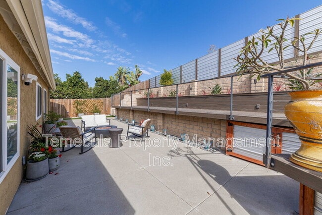 Building Photo - 4976 Tyler St
