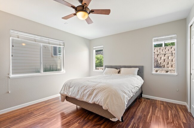 Building Photo - Low-Maintenance Living in Colorado Springs...