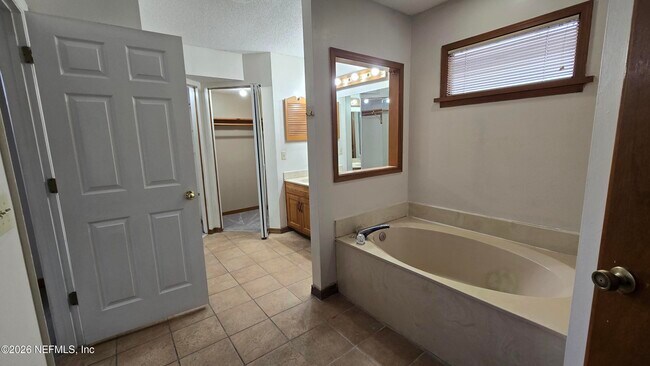 Building Photo - 8532 Bandera Cir E