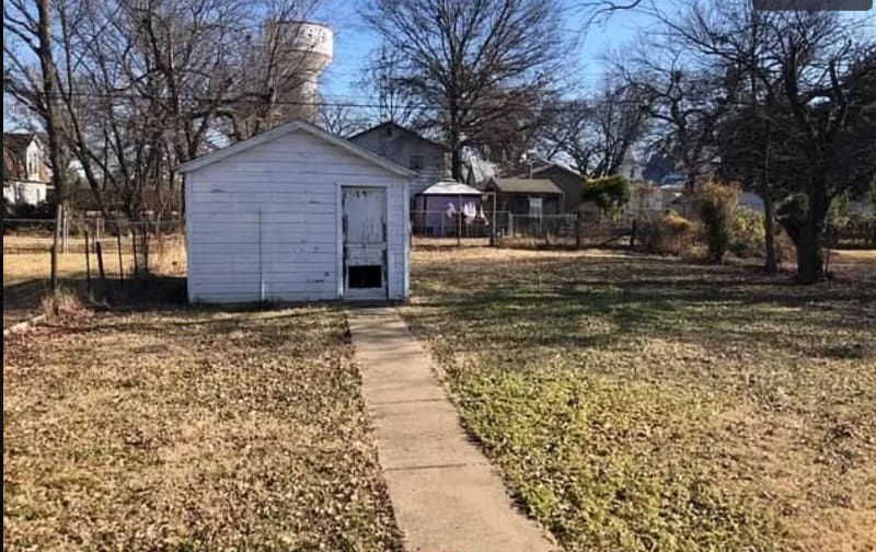 Building Photo - 2026 Pawnee Ave