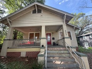 Building Photo - DOWNTOWN house with W/D avail NOW!