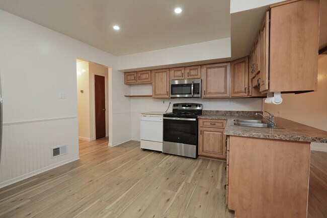 Building Photo - 2509 Paddock Ct