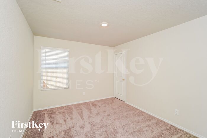 Building Photo - 10715 Prusiner Dr