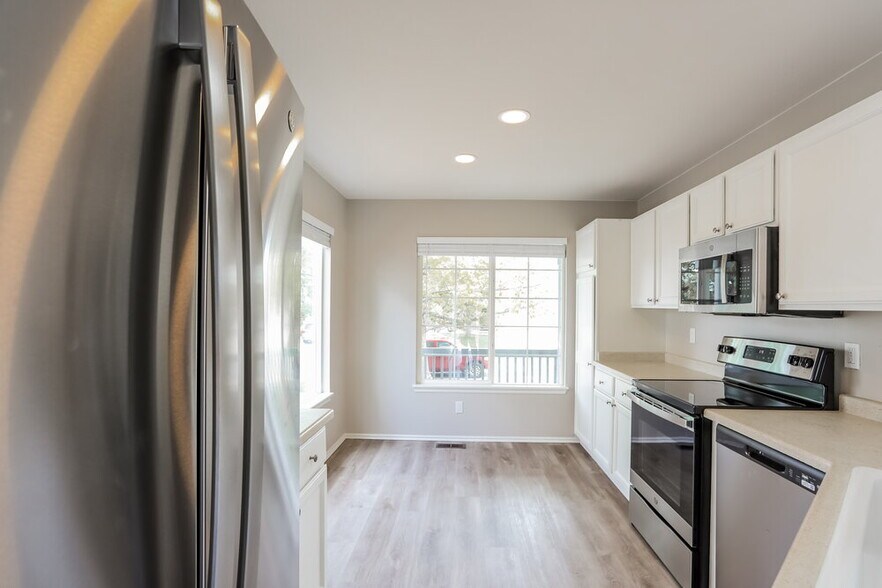 Building Photo - 16379 Bluebell Pl