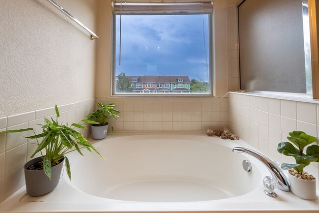 Building Photo - Obsidian View townhome for rent!