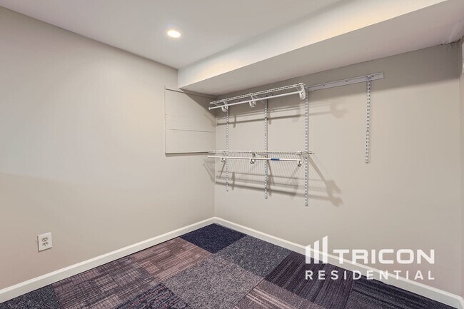 Building Photo - 1695 Virginia Cir