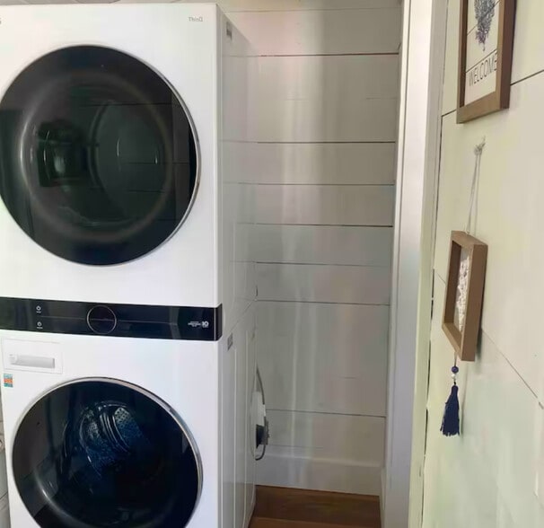 Laundry - 19 Ferry Ln