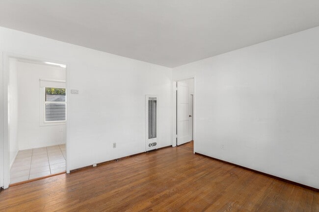 Building Photo - 530-32 W Ivy St