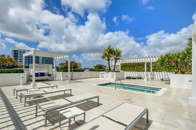 Building Photo - 4250 Biscayne Blvd