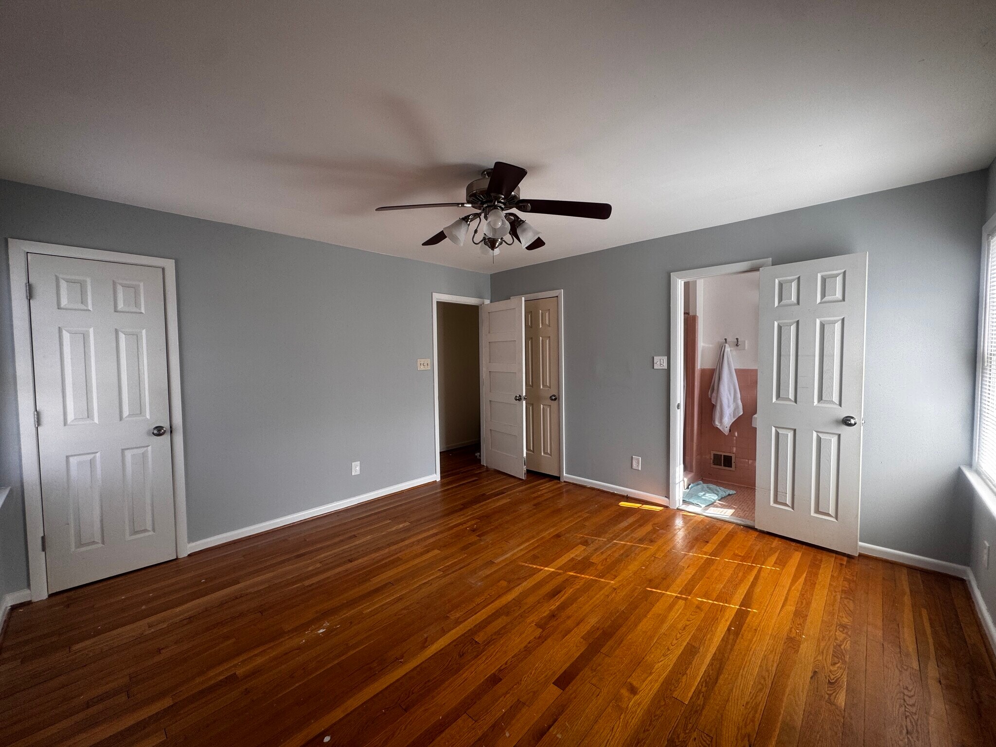 Building Photo - 8409 Freestone Ave