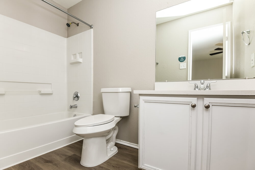 Building Photo - 6605 Meadow Way Ln