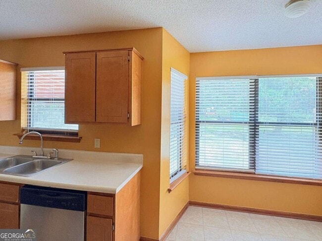 Building Photo - 603 Plantation Village Dr