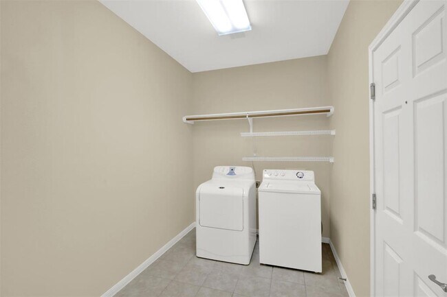 Building Photo - 3206 Luminoso Ln E