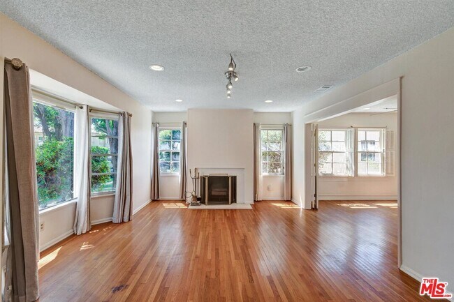 Building Photo - 2511 Castle Heights Ave