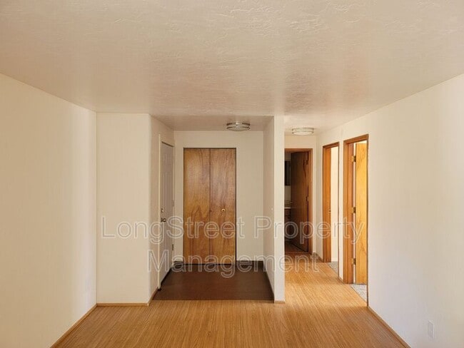 Building Photo - 627 3rd St SE