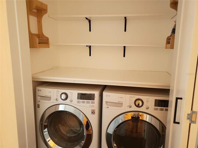 Building Photo - 205 Fairway Dr.