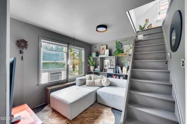 Building Photo - 638 Parkside Ave