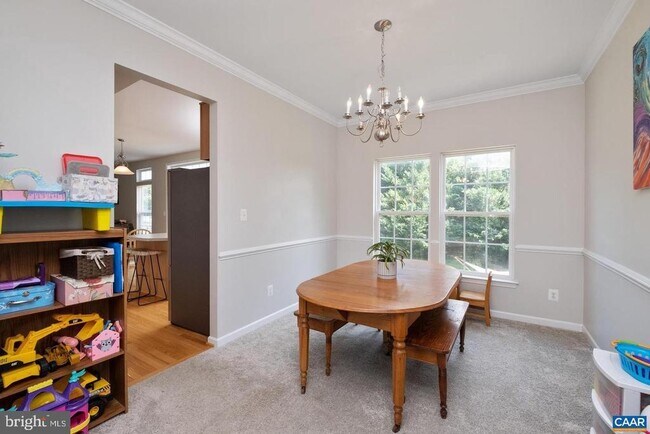 Building Photo - 662 Holly Hill Dr