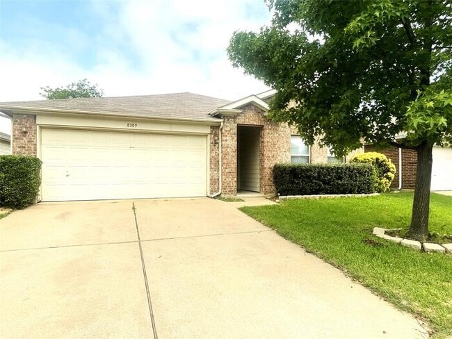 Primary Photo - Plank Floors & Modern Comforts!" "Corner F...