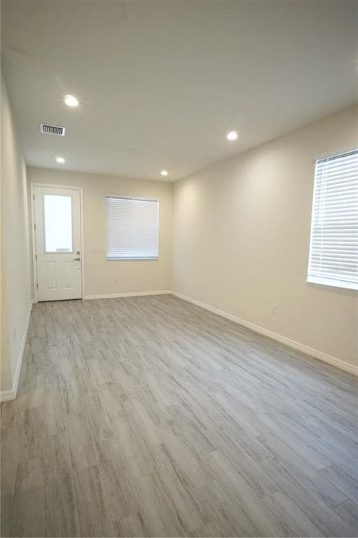 Building Photo - 4102 N Thatcher Ave