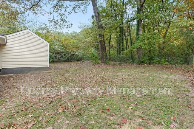Building Photo - 1610 Parkway Dr