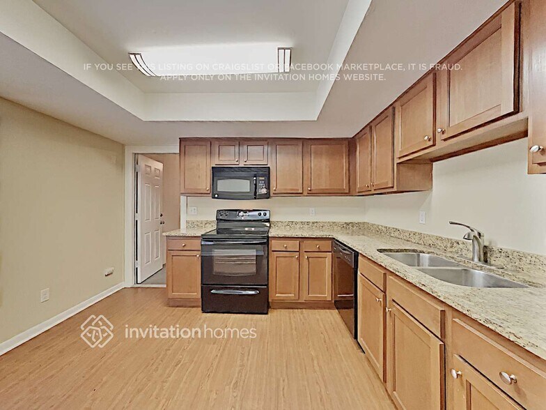 Building Photo - 16334 Bonneville Dr