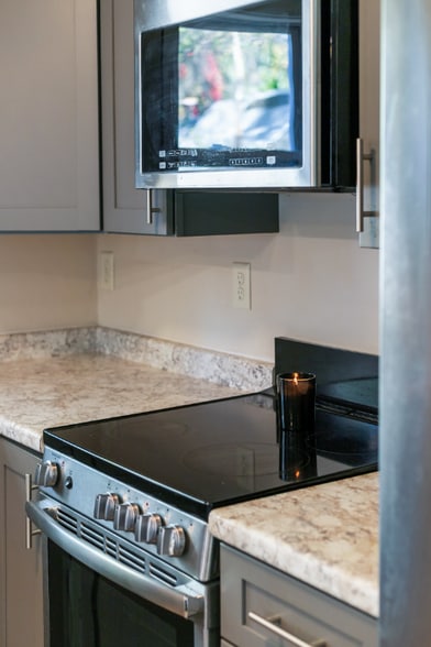 Building Photo - 1004 W Kamps Ave