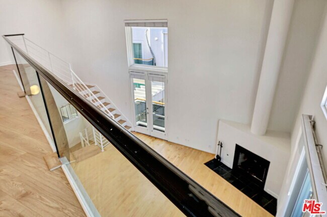 Building Photo - 811 21st St